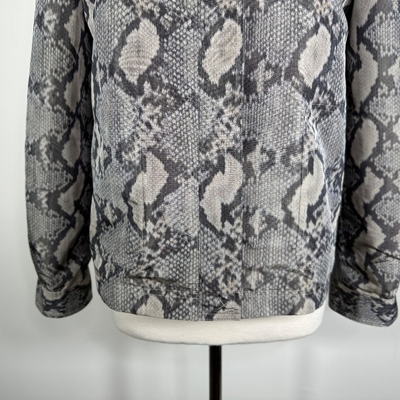 St John Jacket Women's Sz M Yellow Label Windbreaker Lightweight Snake Print Zip - Picture 5 of 14